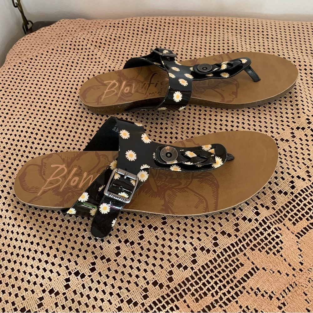 Blowfish Malibu Floral Daisy Sandals - Picture 5 of 11